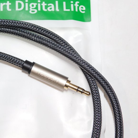 UGREEN 1/8 Inch to 1/4 Inch Cable 3.5mm Male to 6.35mm Male TRS Audio Aux Cord - Picture 6 of 7